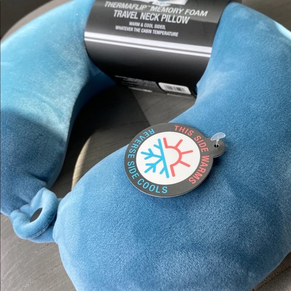 Brookstone Other - Travel Neck Pillow